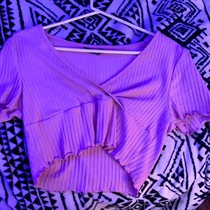 pink crop top😩 doesn’t fit me and i never wore